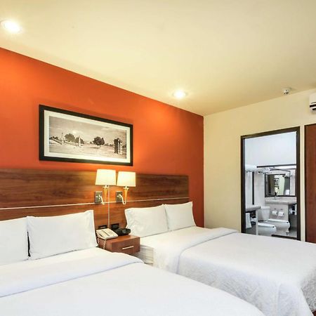 Hampton By Hilton San Juan Del Rio Hotel Eksteriør billede