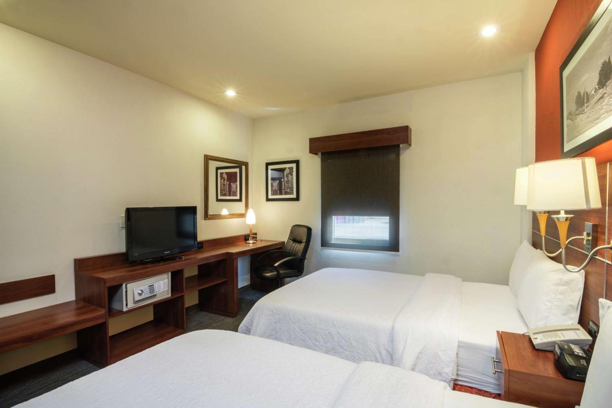 Hampton By Hilton San Juan Del Rio Hotel Eksteriør billede