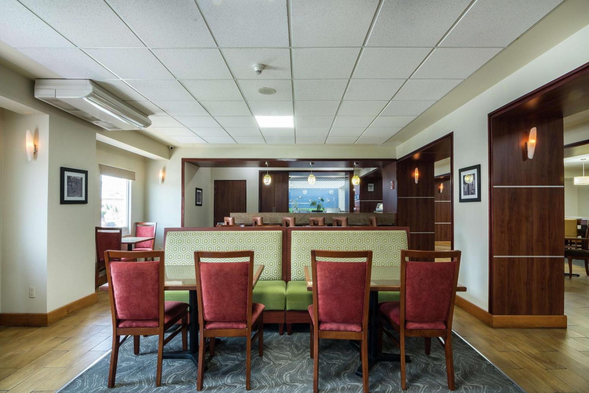 Hampton By Hilton San Juan Del Rio Hotel Eksteriør billede