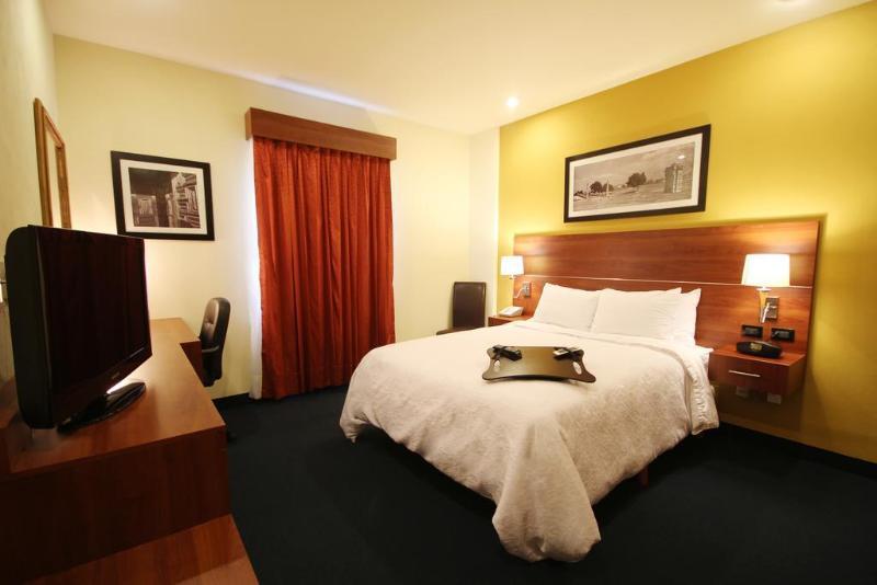 Hampton By Hilton San Juan Del Rio Hotel Eksteriør billede