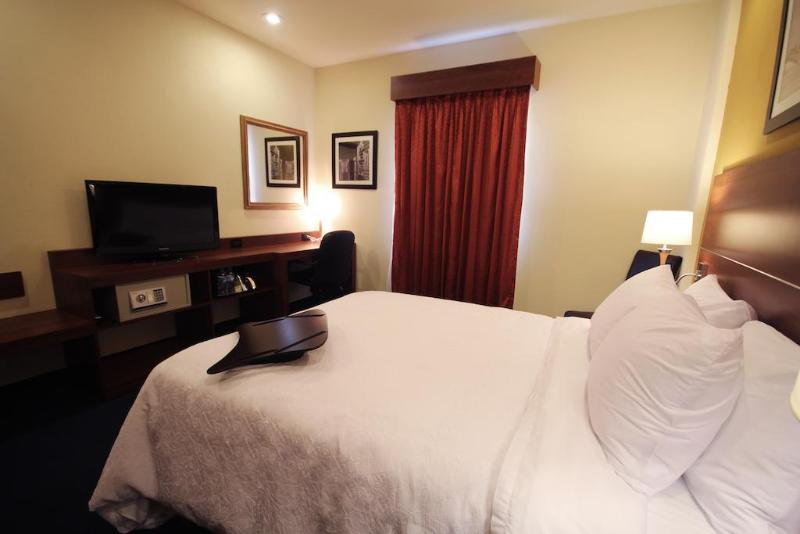 Hampton By Hilton San Juan Del Rio Hotel Eksteriør billede