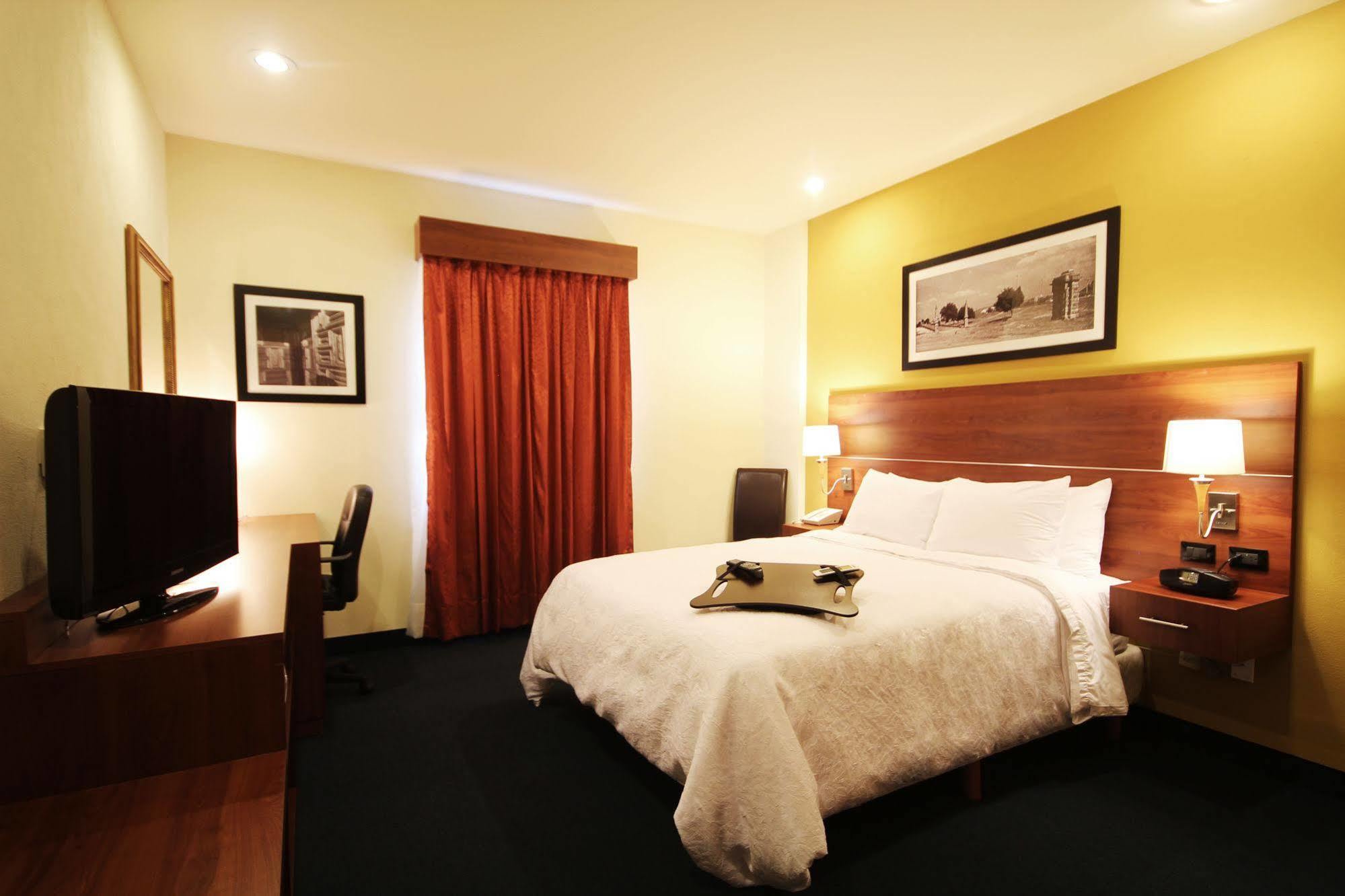 Hampton By Hilton San Juan Del Rio Hotel Eksteriør billede